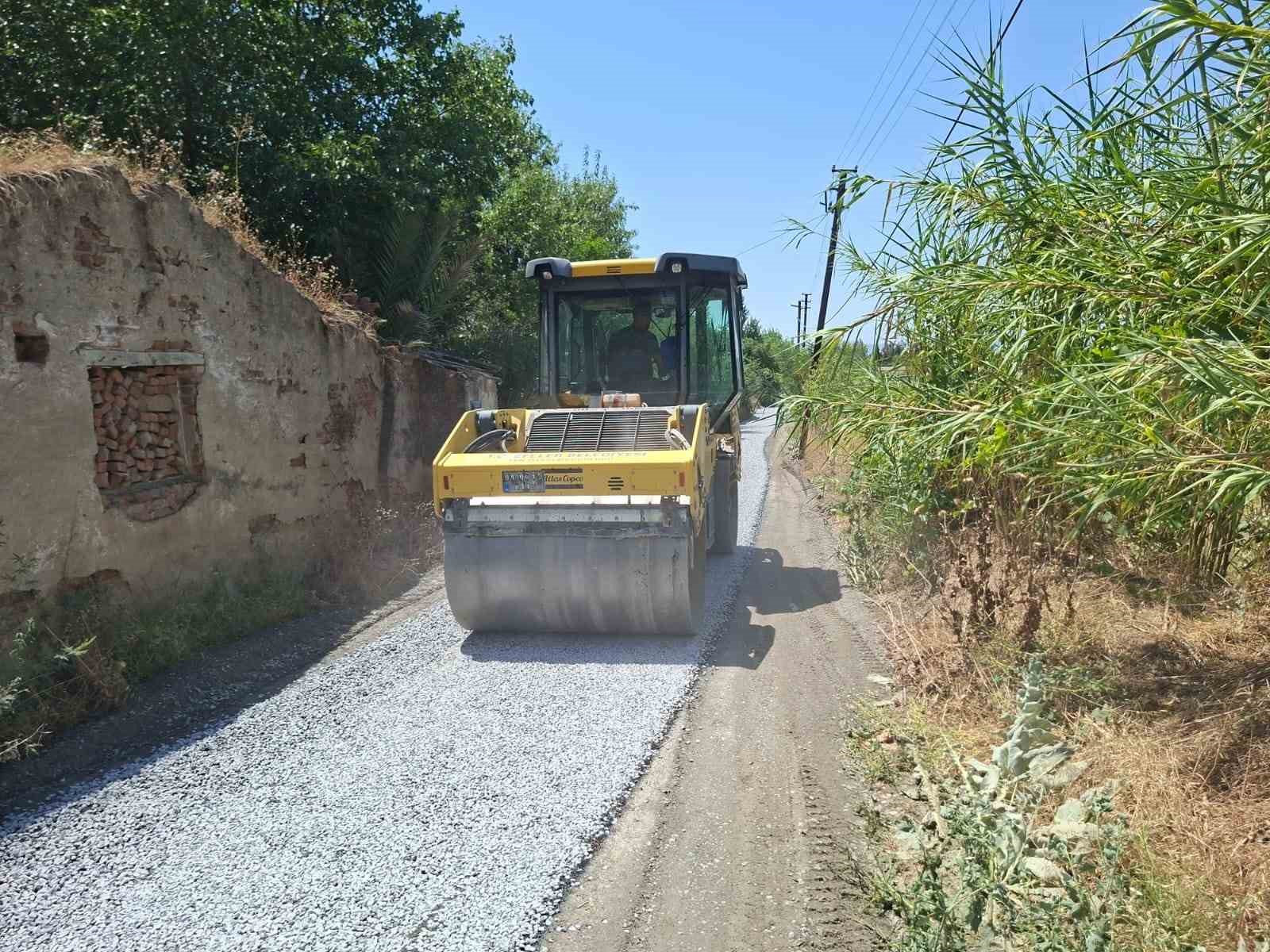 Efeler Belediyesi’nin yol çalışmaları sürüyor