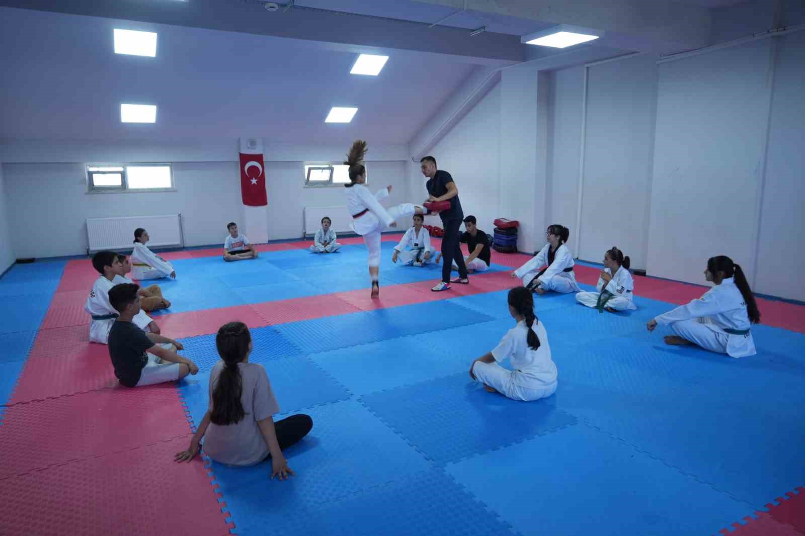 Yaz Spor Okulları’nda taekwondoya yoğun ilgi