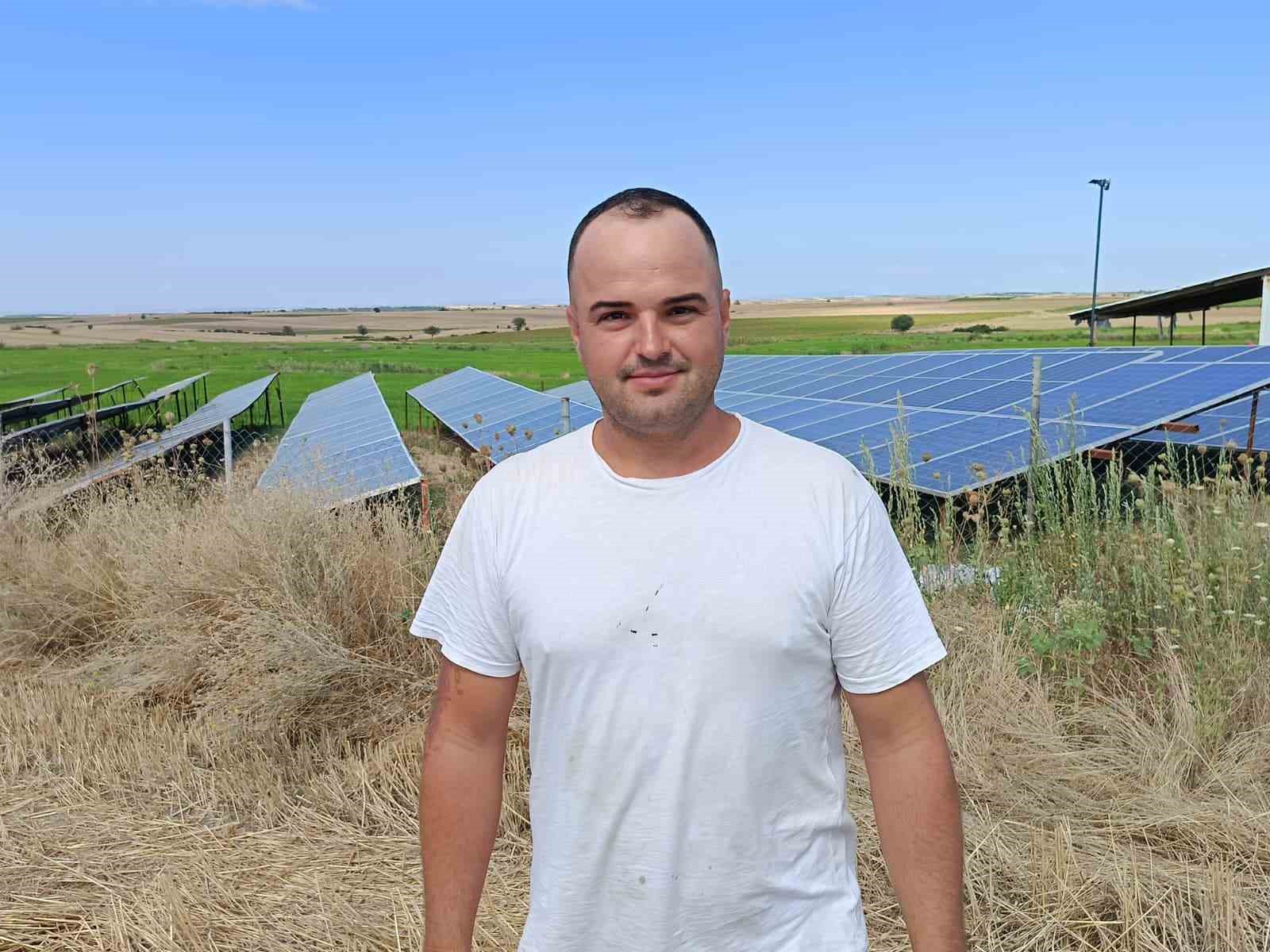 Edirne’de üreticiler tarlasını dronla ilaçlıyor, güneş enerjisiyle suluyor