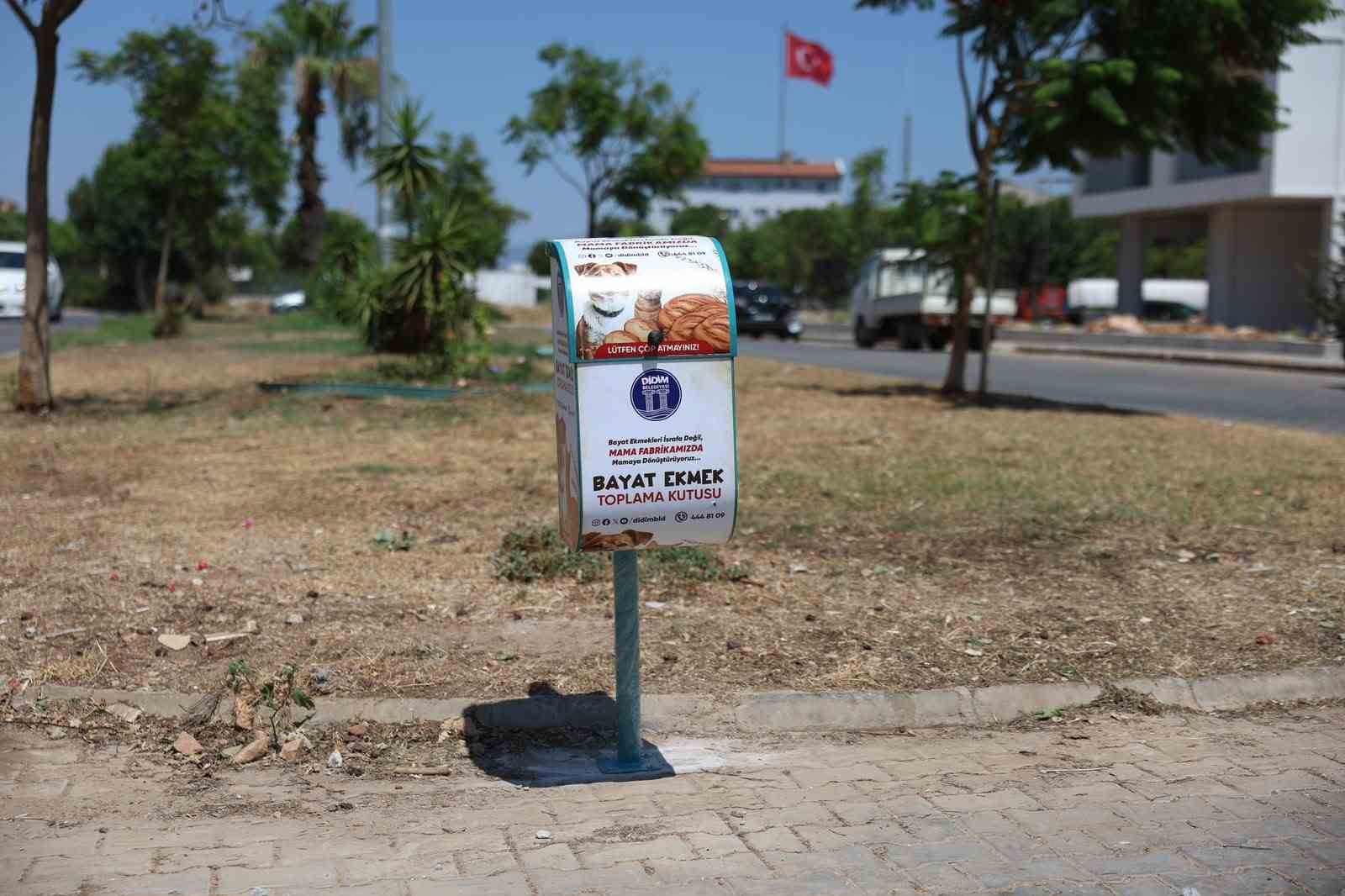 Didim Belediyesi bayat ekmek kutularını kent genelinde yaygınlaştırıyor