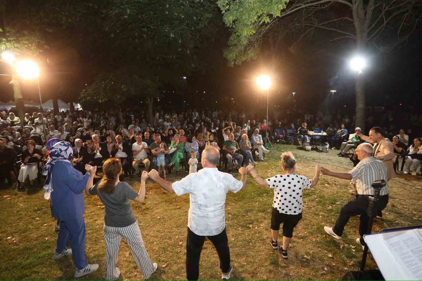 Hanımeli alışveriş şenliği tüm coşkusuyla devam ediyor