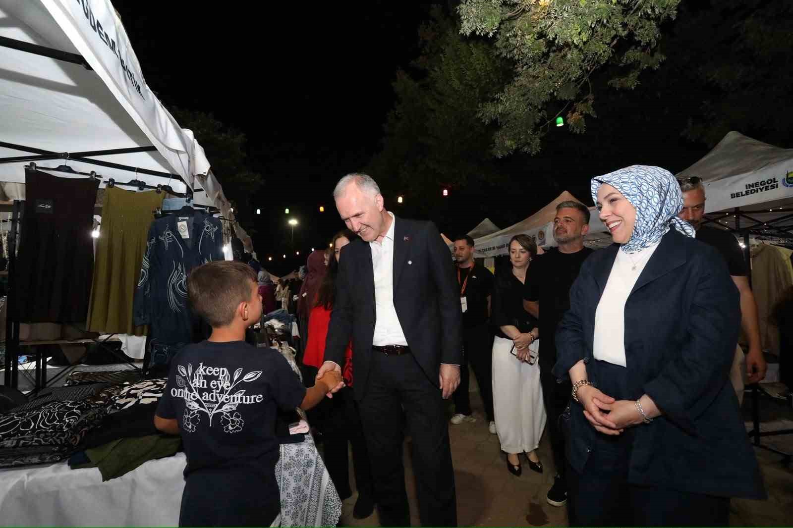 Hanımeli alışveriş şenliği tüm coşkusuyla devam ediyor