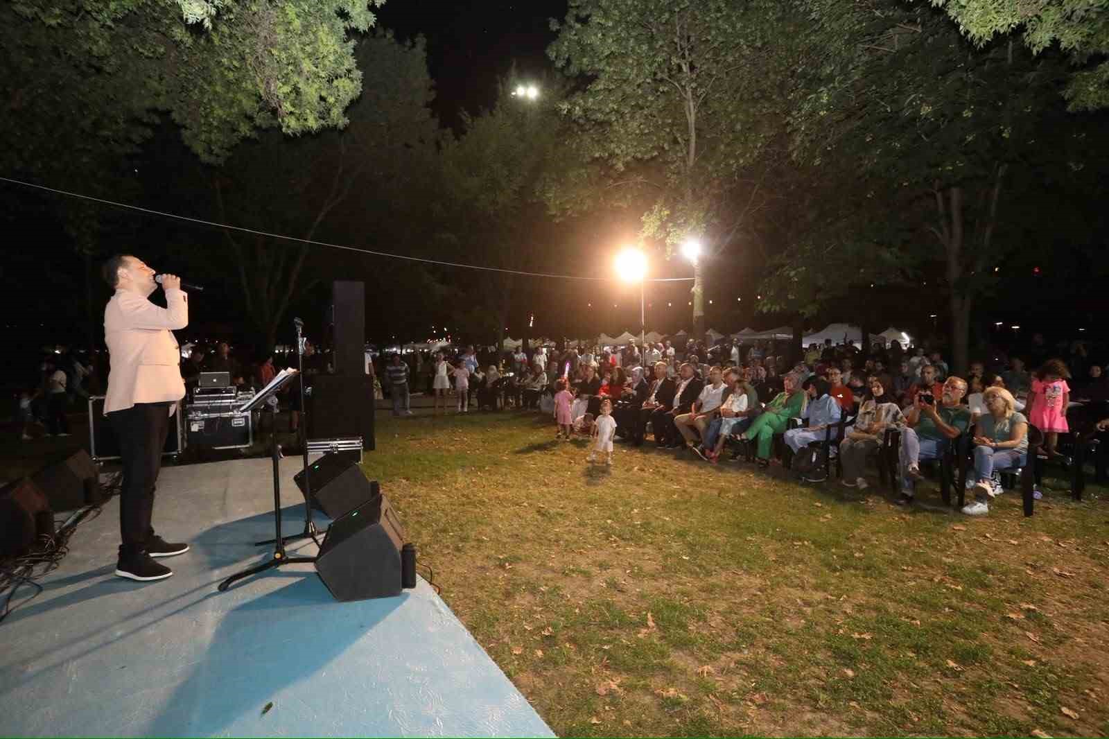 Hanımeli alışveriş şenliği tüm coşkusuyla devam ediyor