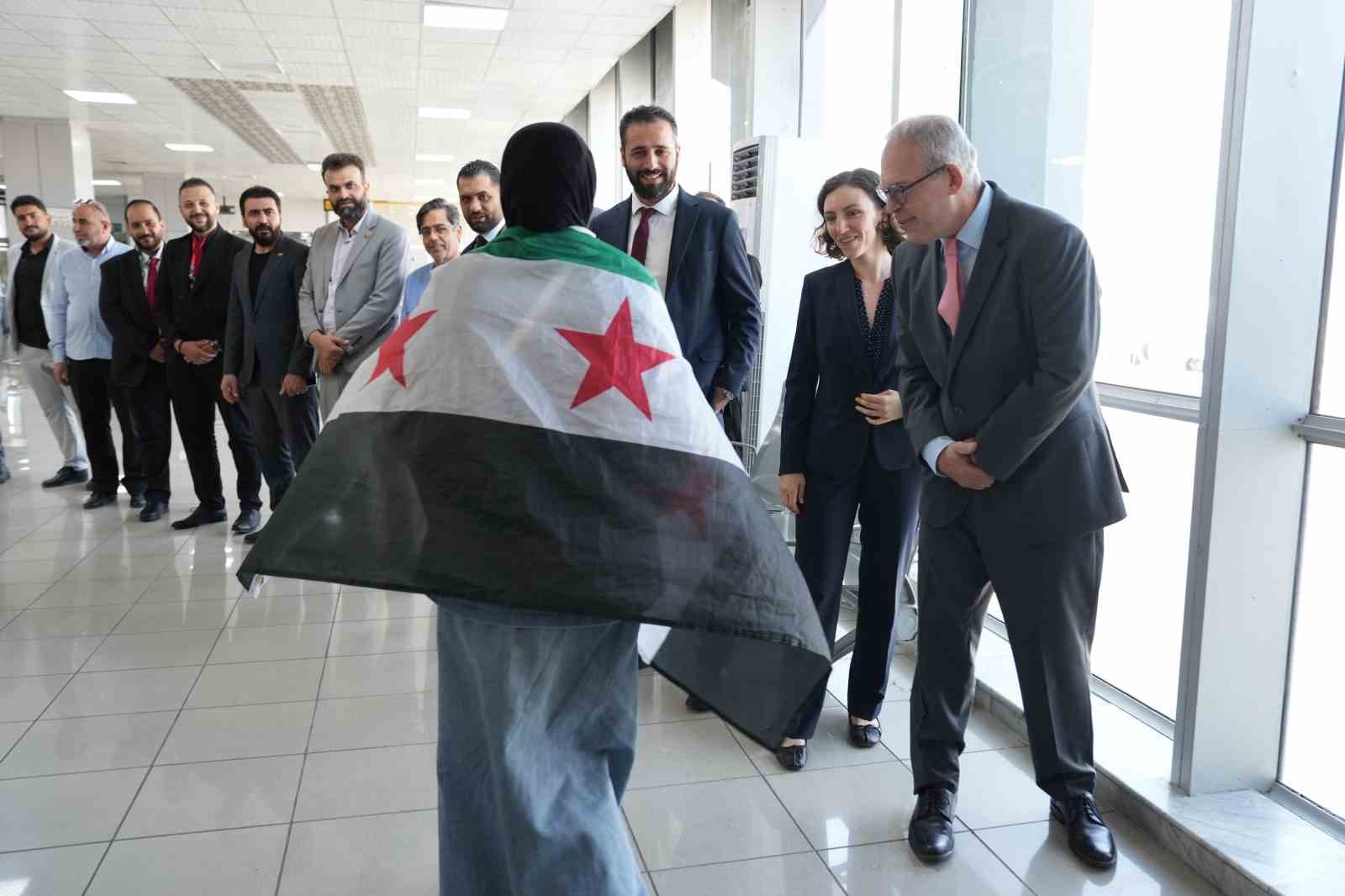 Düsseldorf’tan Şam’a 14 yıl sonra ilk uçuş
