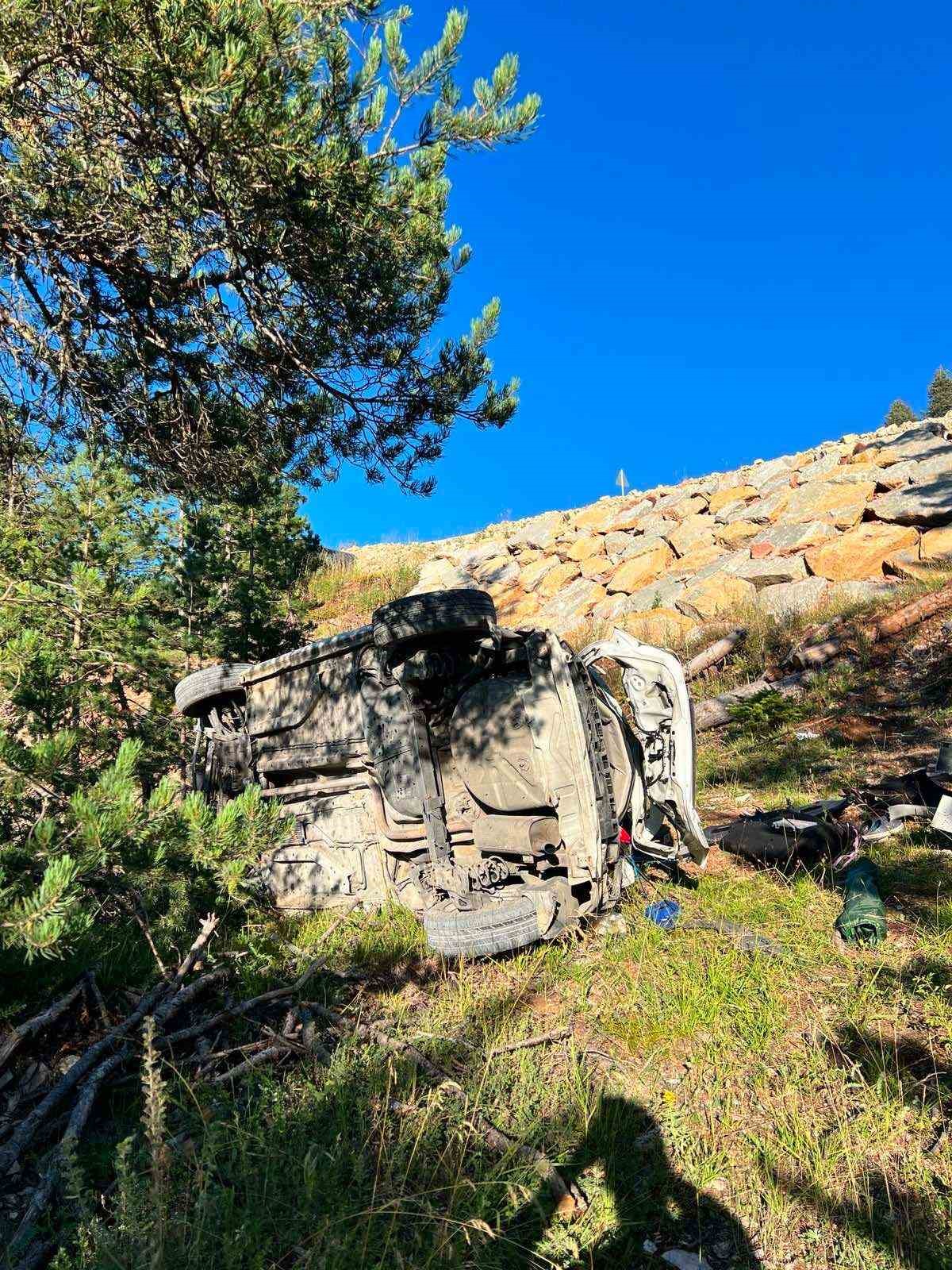 Kastamonu’da otomobil şarampole yuvarlandı: 5 yaralı