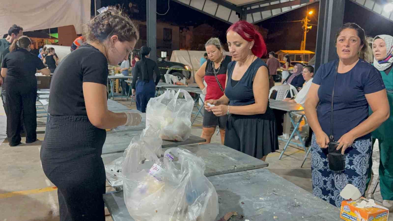 Bir yanda alevlerle mücadele, bir yanda yürek ısıtan dayanışma