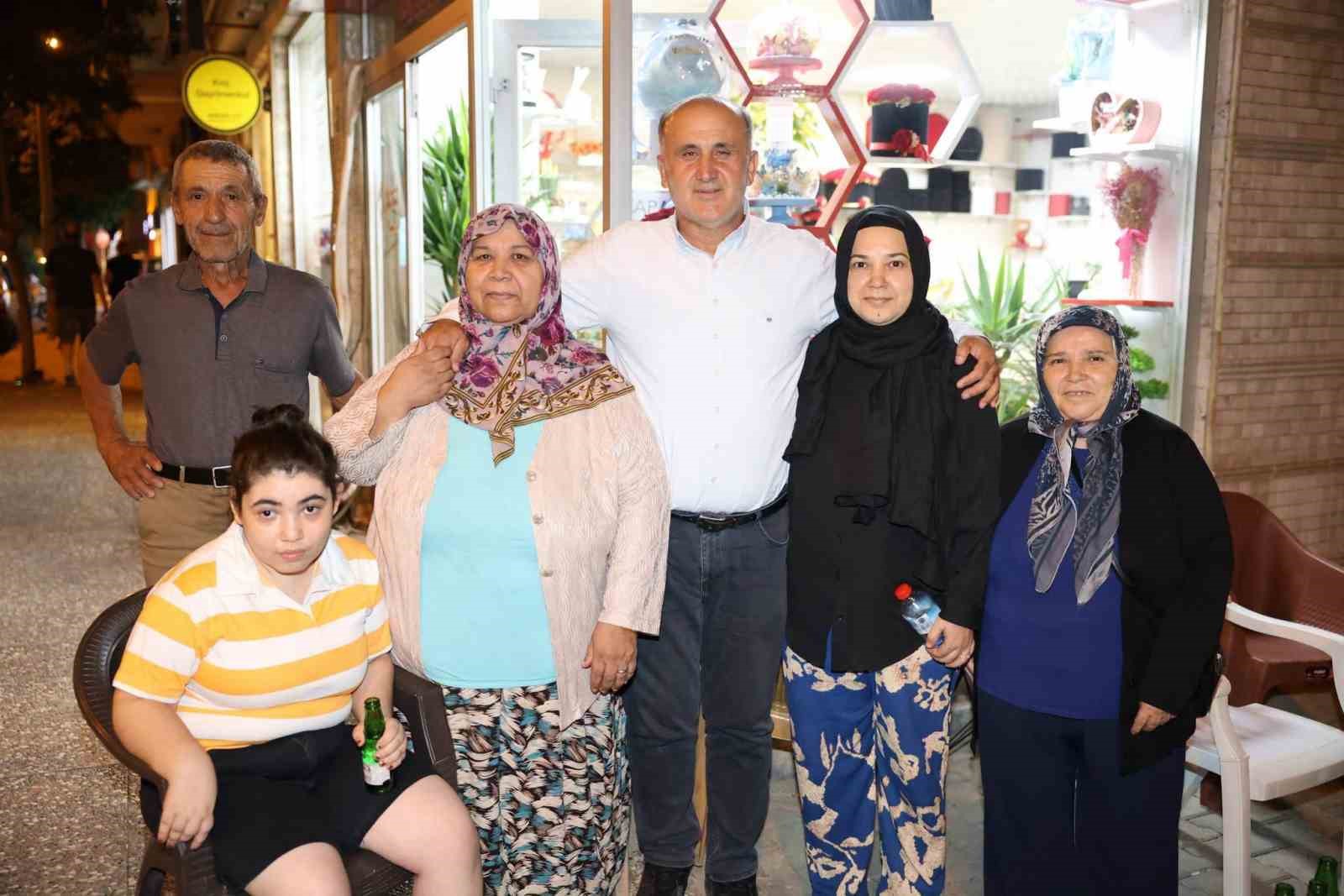 Başkan Kaya, mahalle sakinleriyle akşam buluşmasında bir araya geldi