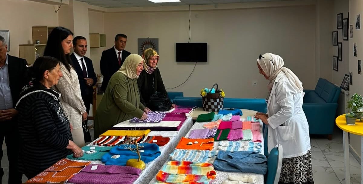 Kemah Huzurevi sakinleri Semiha Yıldırım ile buluştu