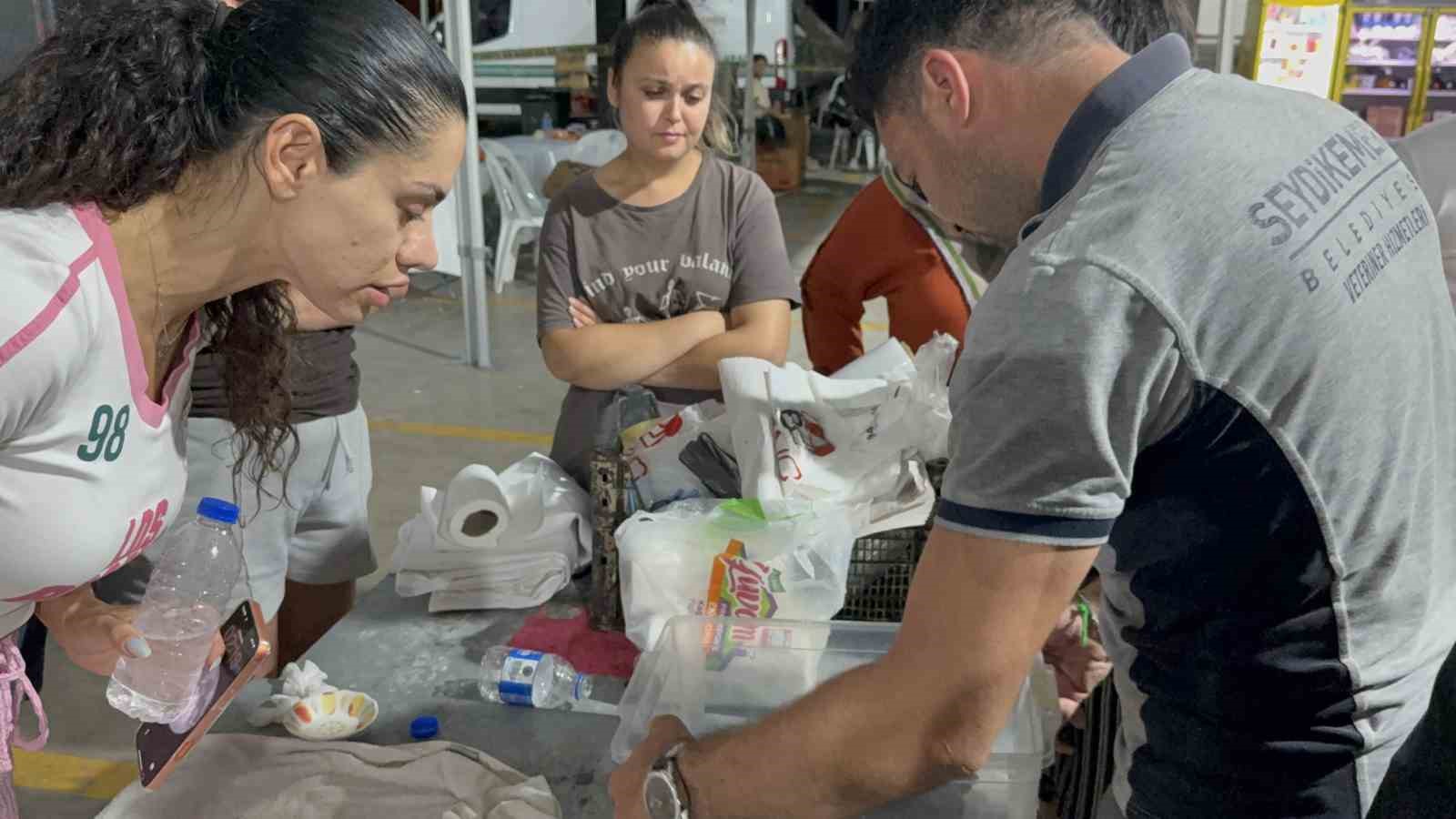 Alevlerin arasından kurtarılan kaplumbağa için zamanla yarışıldı