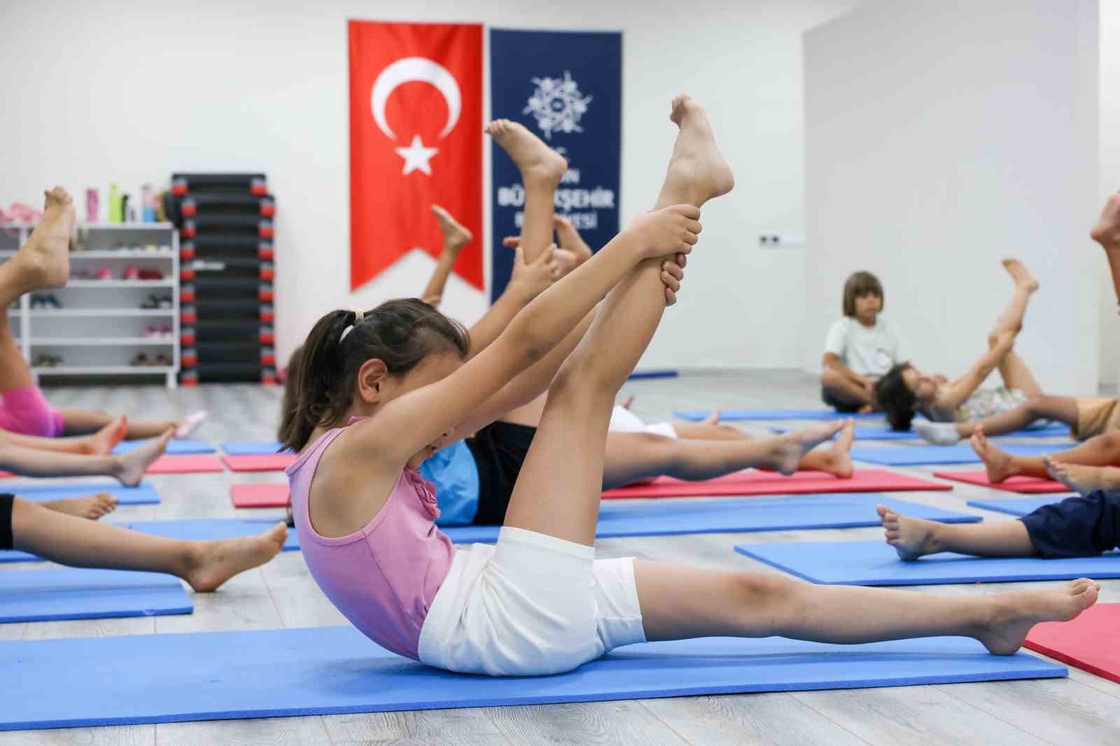 Aydın Büyükşehir’in yaz etkinliklerinde çocuklar jimnastikle gelişiyor