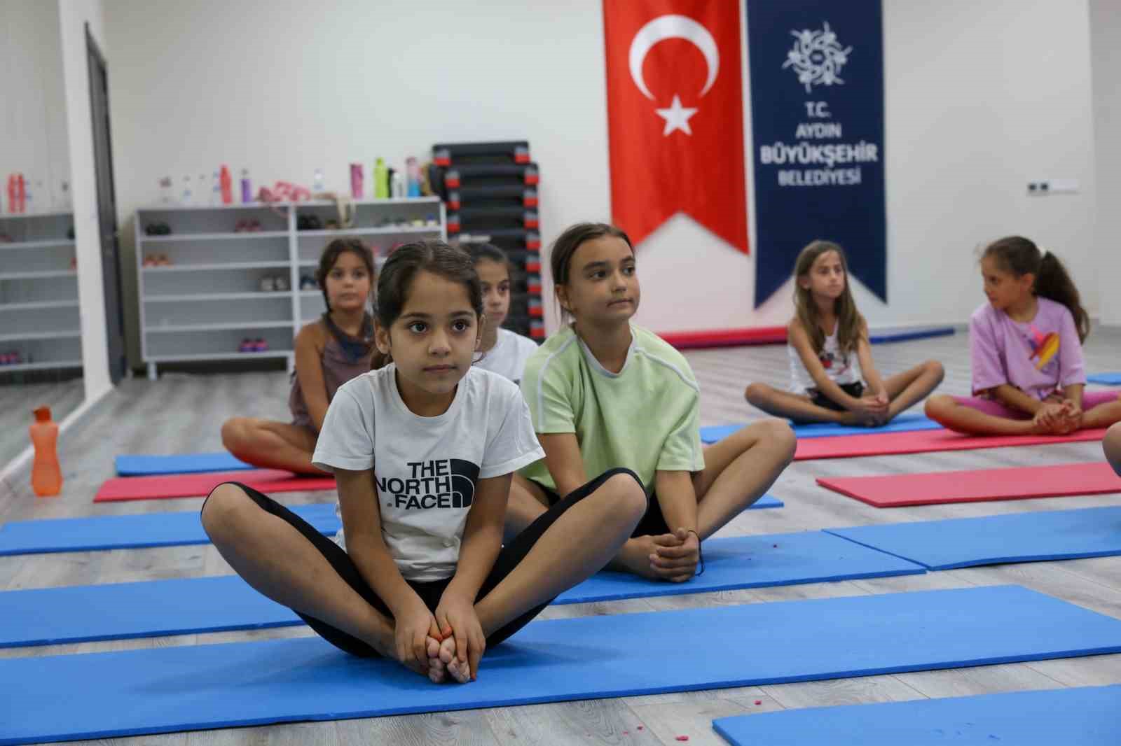 Aydın Büyükşehir’in yaz etkinliklerinde çocuklar jimnastikle gelişiyor