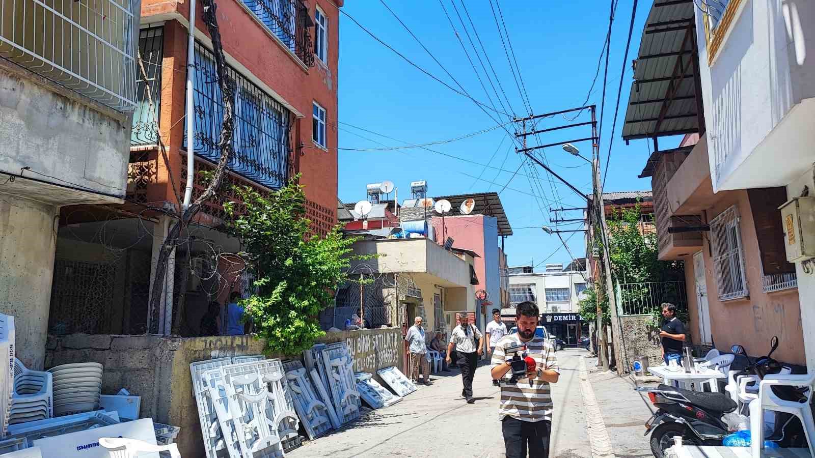 Tartışmaya yardım için yaklaştılar, cinayete kurban gittiler
