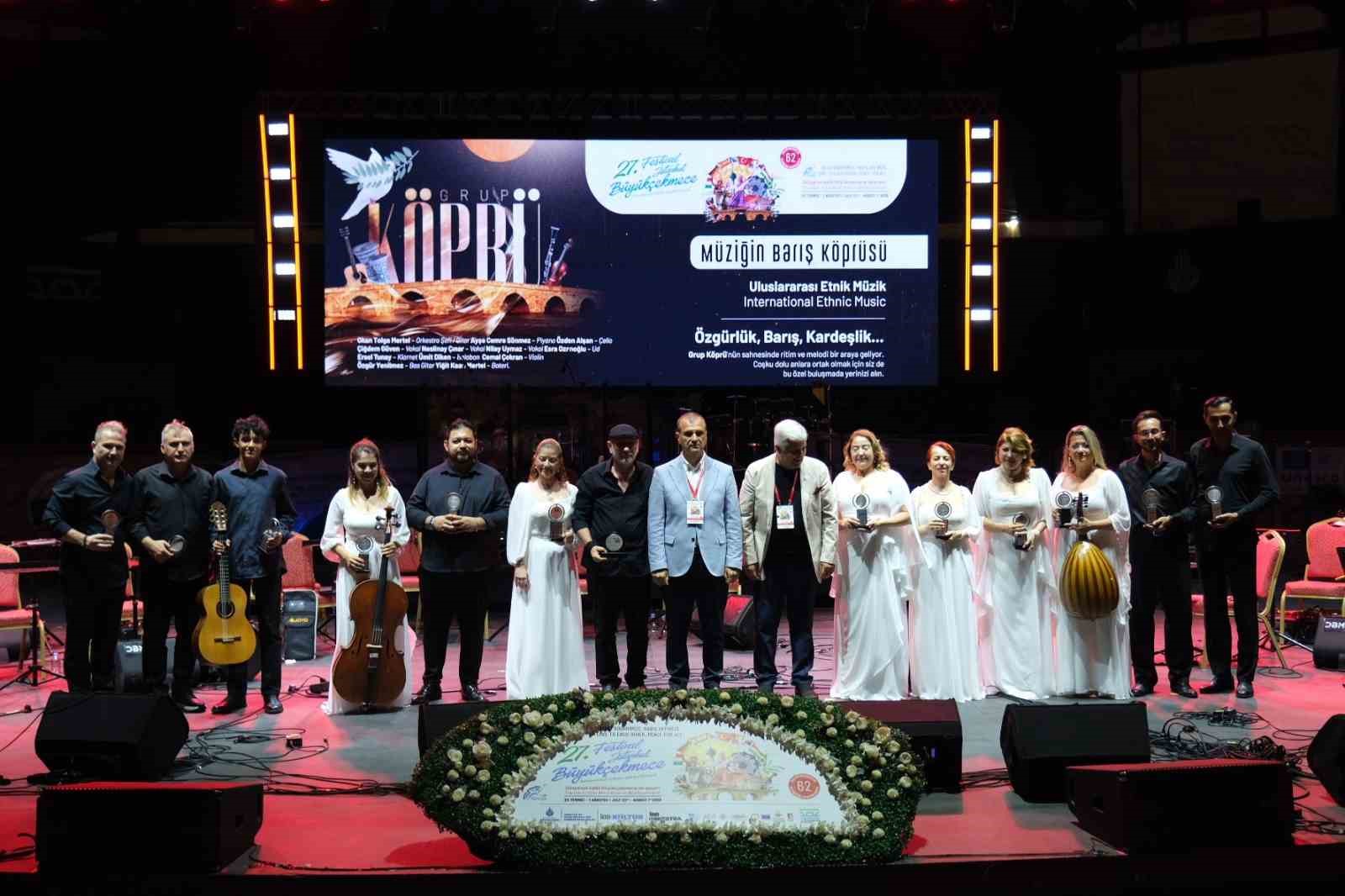 Grup Köprü, festival sahnesinde kültürleri aynı ezgide buluşturdu