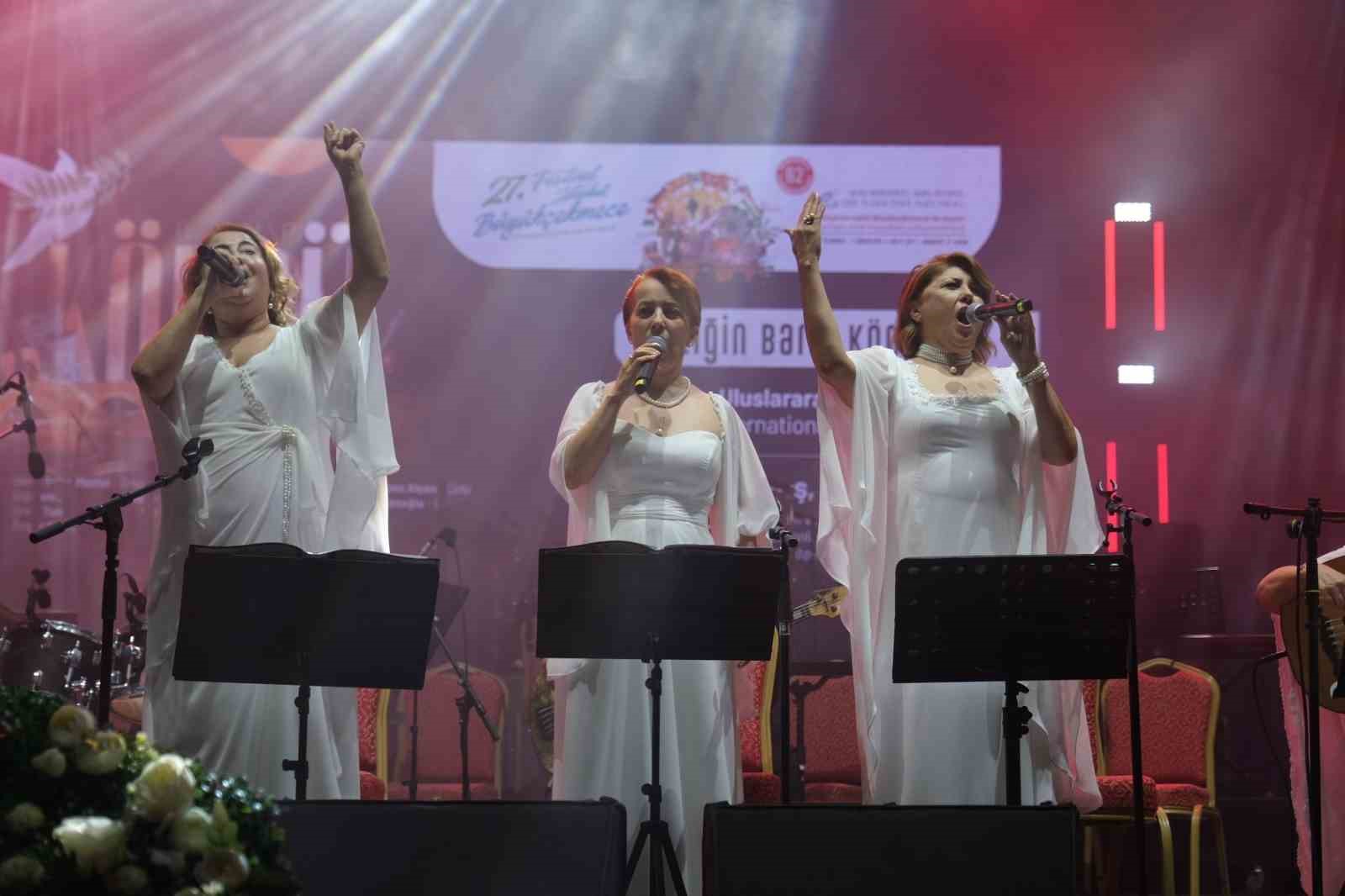 Grup Köprü, festival sahnesinde kültürleri aynı ezgide buluşturdu