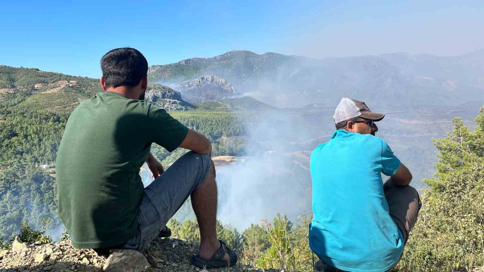 Alanya’da orman yangını sebebiyle 45 ev tedbir amaçlı tahliye edildi