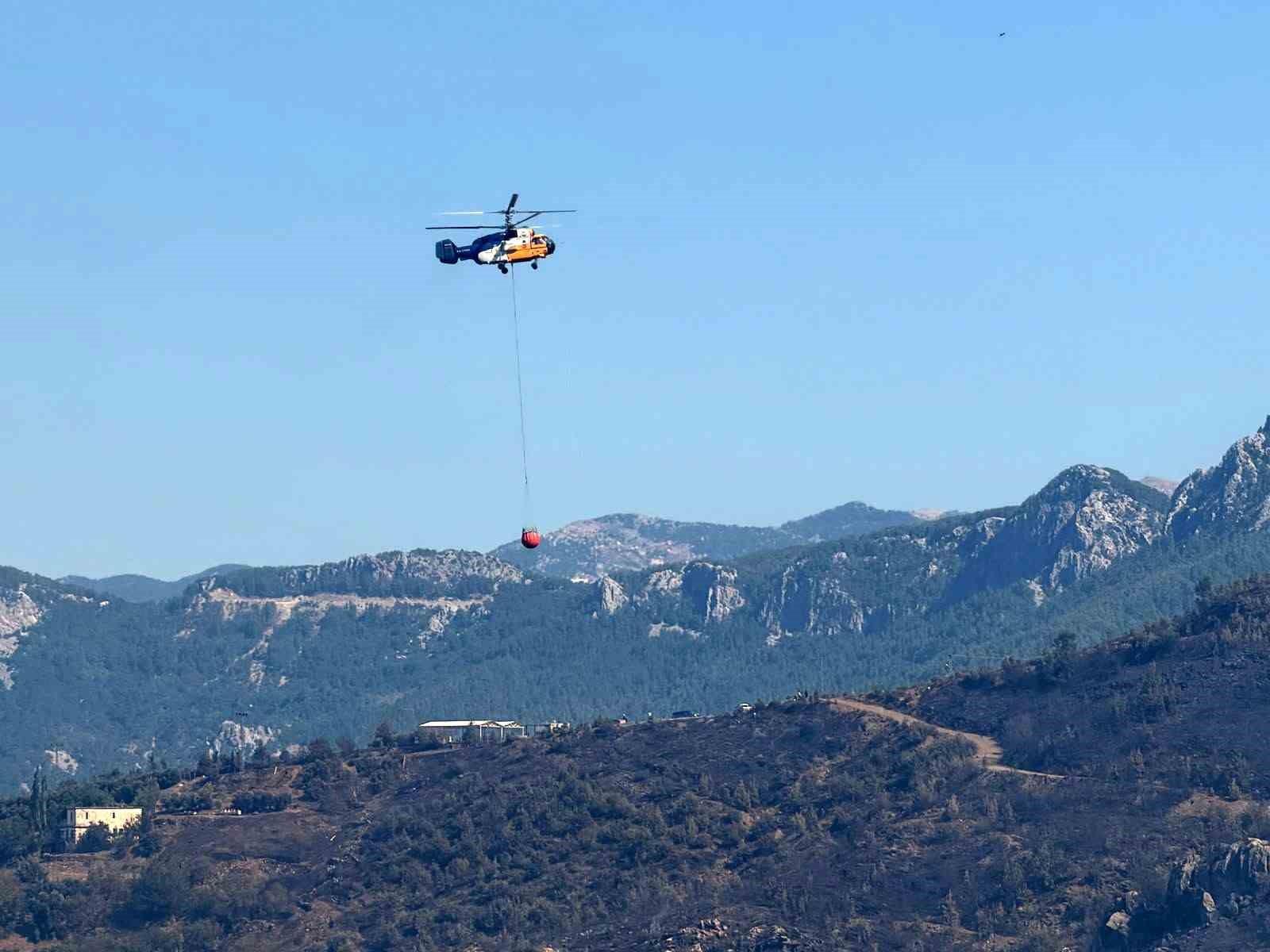 Alanya’da orman yangını sebebiyle 45 ev tedbir amaçlı tahliye edildi