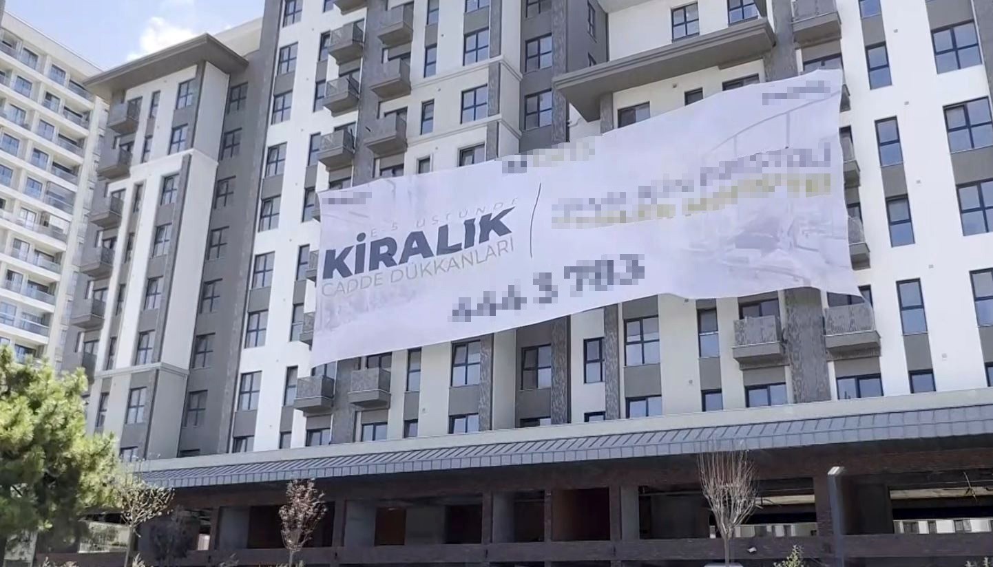 Dükkanlar boş kaldı, kiralık işyeri ilanları arttı