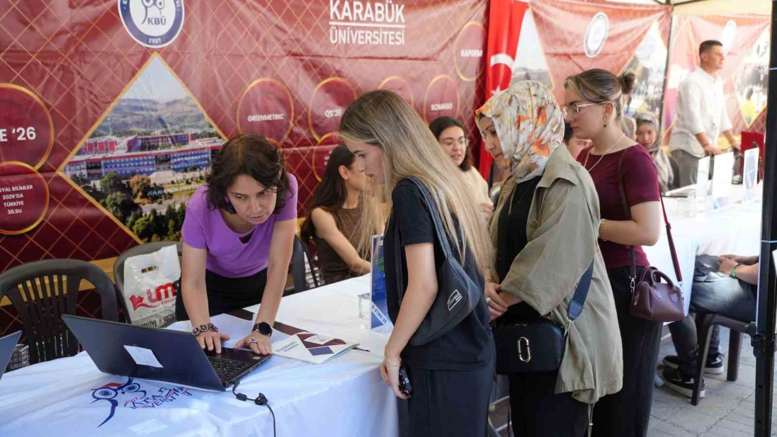 KBÜ, şehir merkezinde geleceğin mesleklerini tanıttı