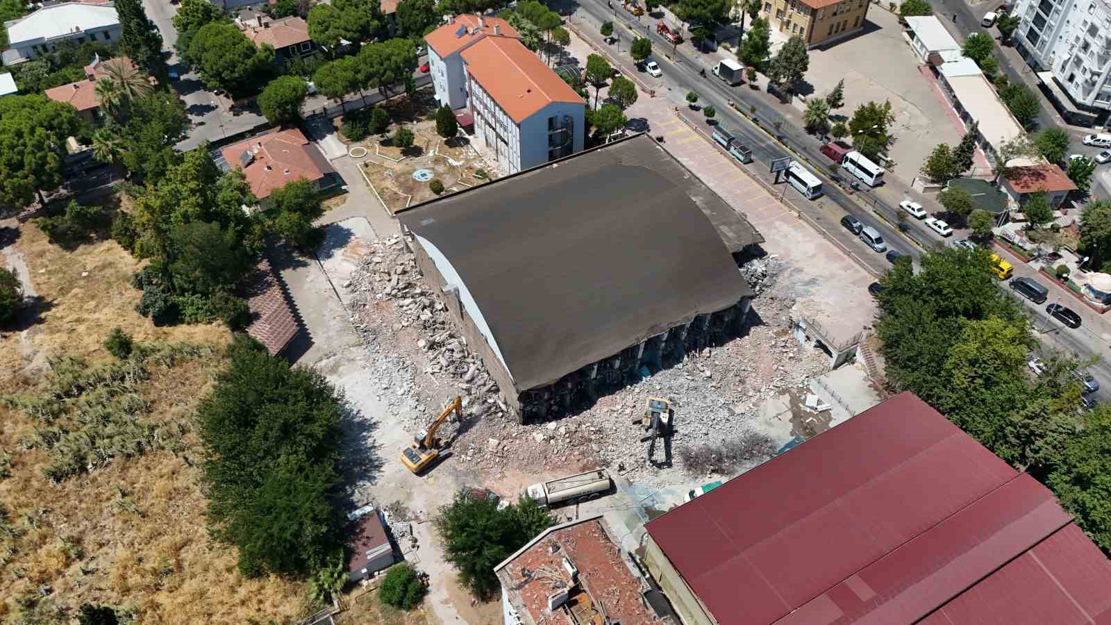 Aydın’ın 65 yıllık spor hafızası yıkılıyor