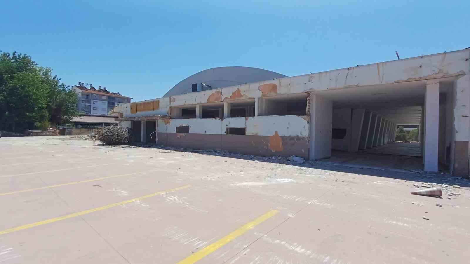 Aydın’ın 65 yıllık spor hafızası yıkılıyor