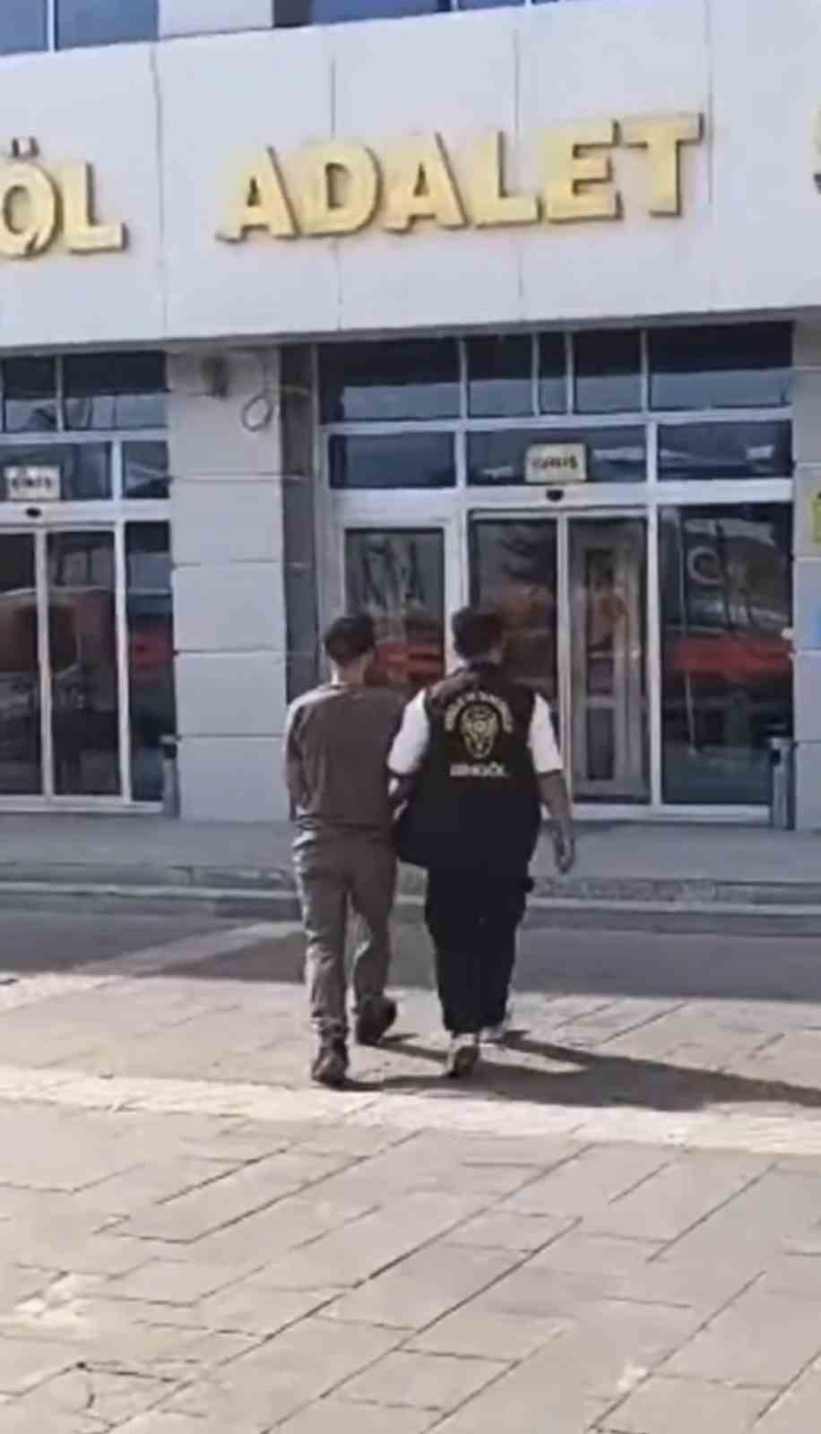 Bingöl’de çalınan 234 paket sigarayla yakalanan şüpheli tutuklandı