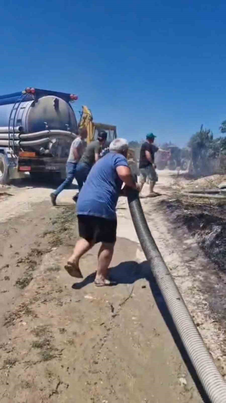 Vidanjördeki kanalizasyon suyuyla alevlerin önünü kestiler