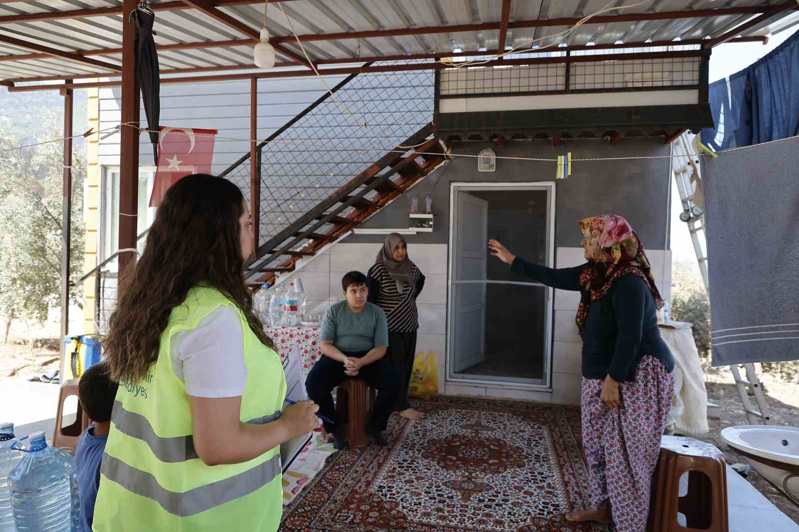 Kumluca’da yangından etkilenen hayvanlara yerinde müdahale