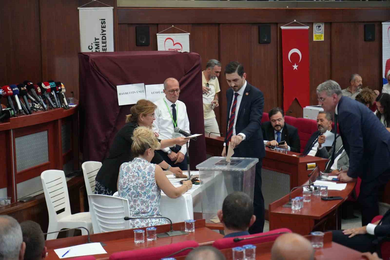 İzmit Belediyesi Başkan Vekili Lütfü Obuz oldu