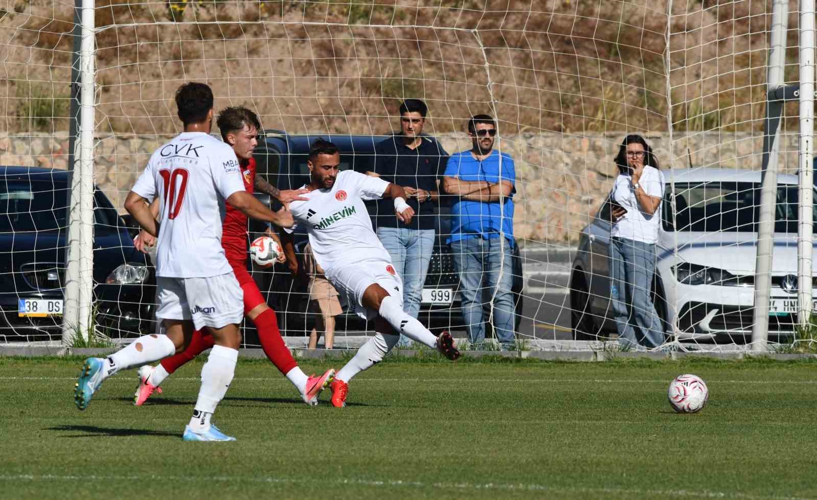 Hazırlık maçı: Kayserispor: 2 - Ümraniyespor: 1