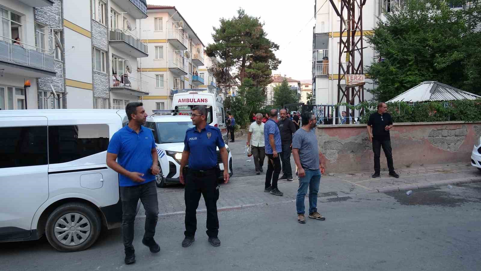 Akrabalar arasında tartışma kavgaya dönüştü: 6 yaralı