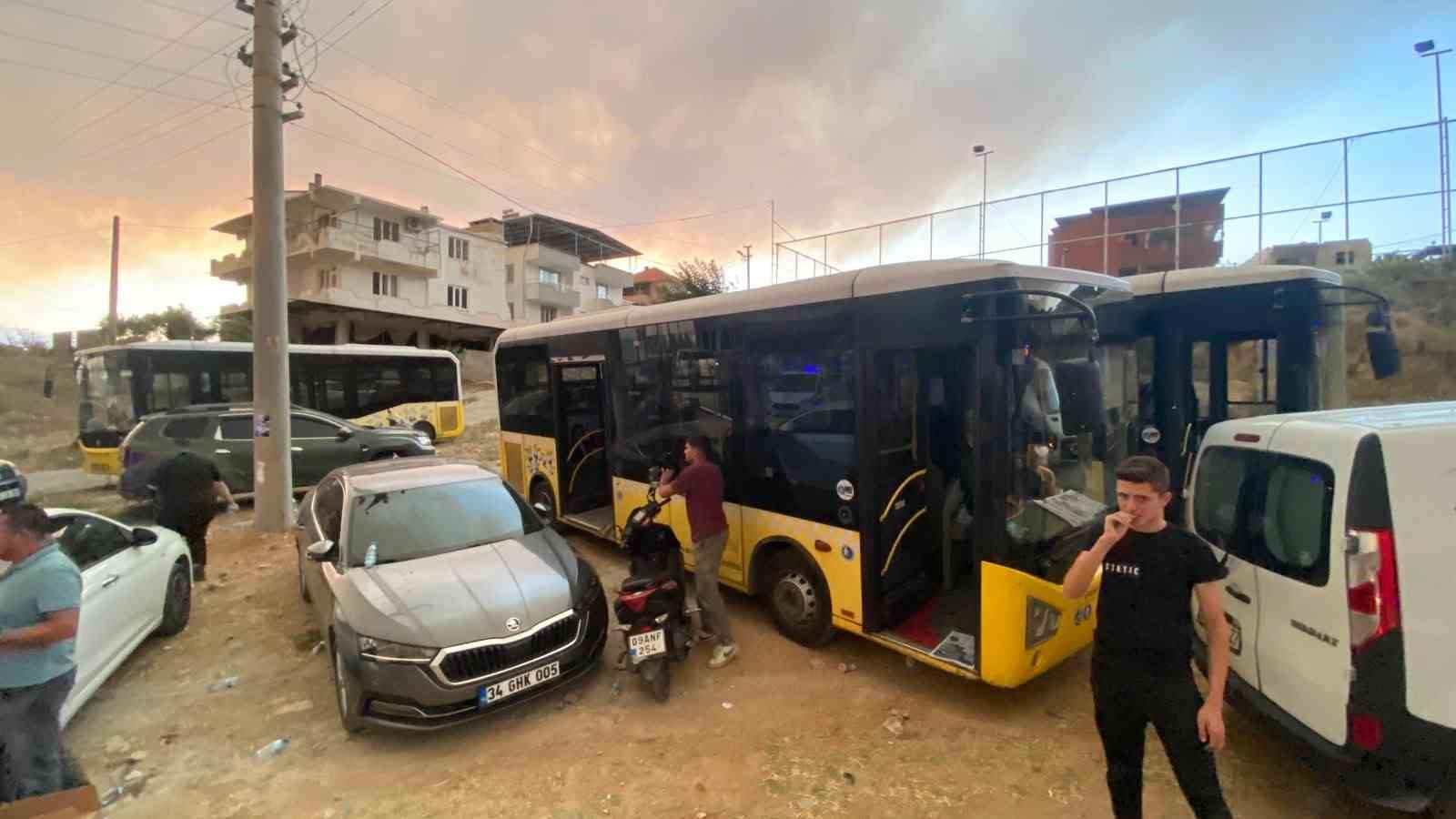 Aydın Büyükşehir otobüsleri tahliye için beklemede
