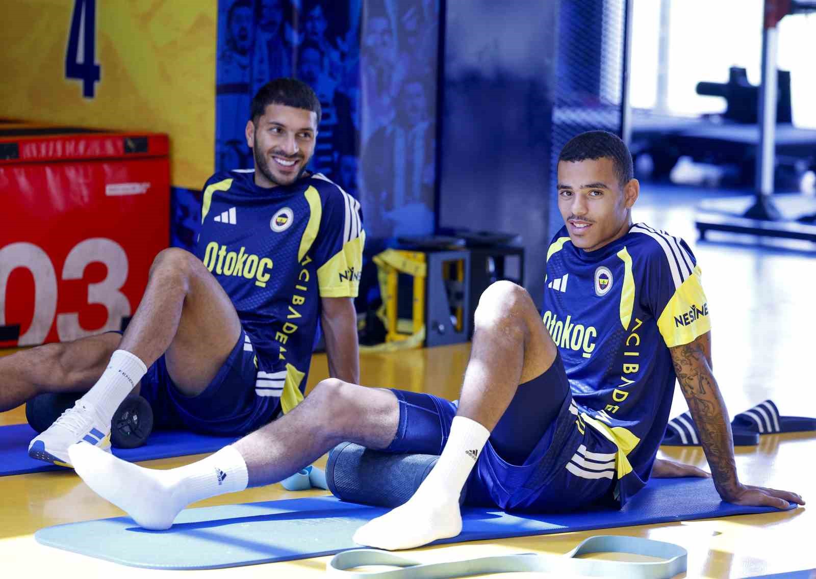Fenerbahçe, Sturm Graz maçı hazırlıklarına ara vermeden başladı