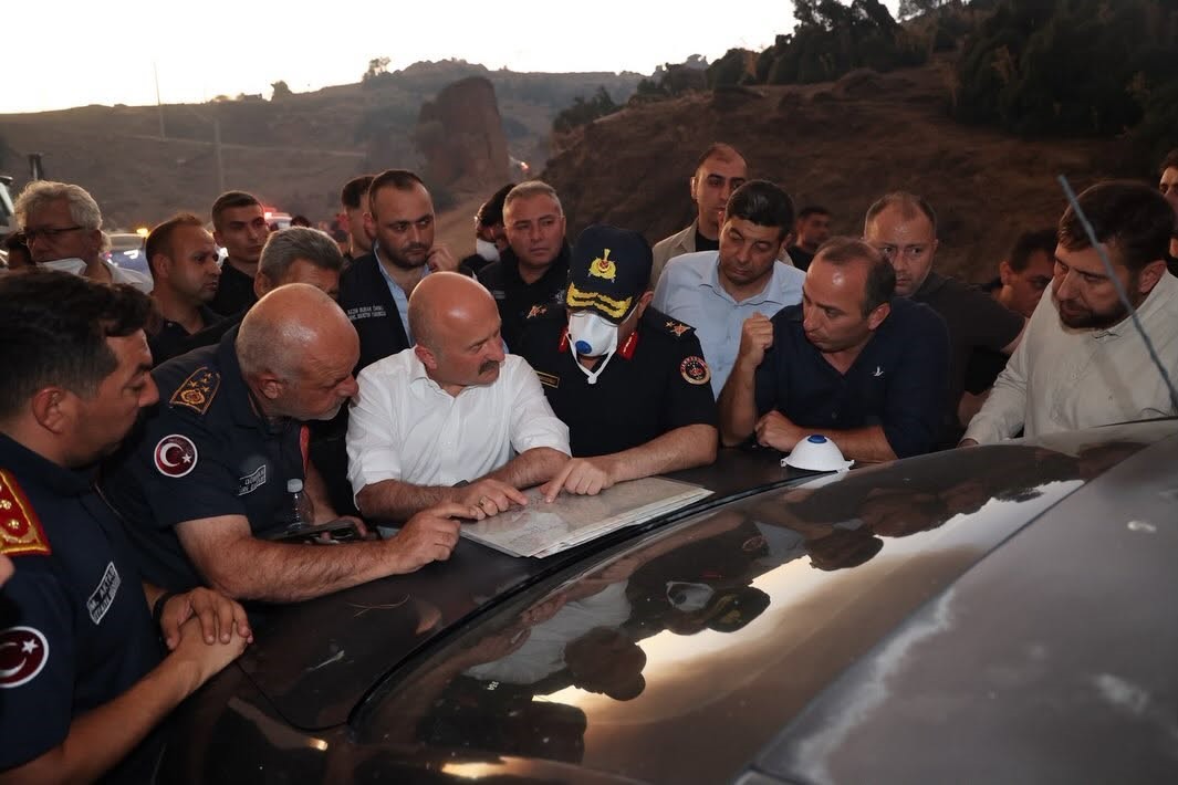 Aydın Valisi Varol yangın bölgesinde incelemelerde bulundu