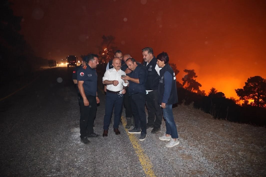 Aydın Valisi Varol yangın bölgesinde incelemelerde bulundu