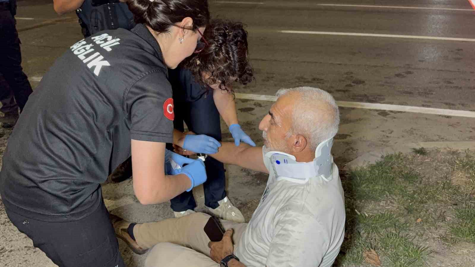 Ambulans ile tır çarpıştı: 6 yaralı