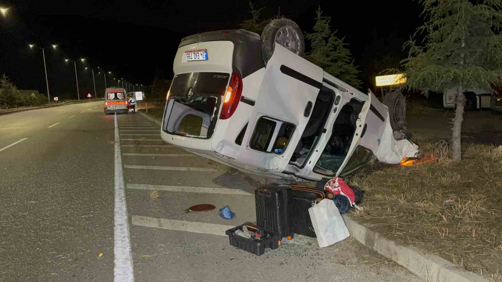 Samsun’da hafif ticari araç takla attı: 5 yaralı