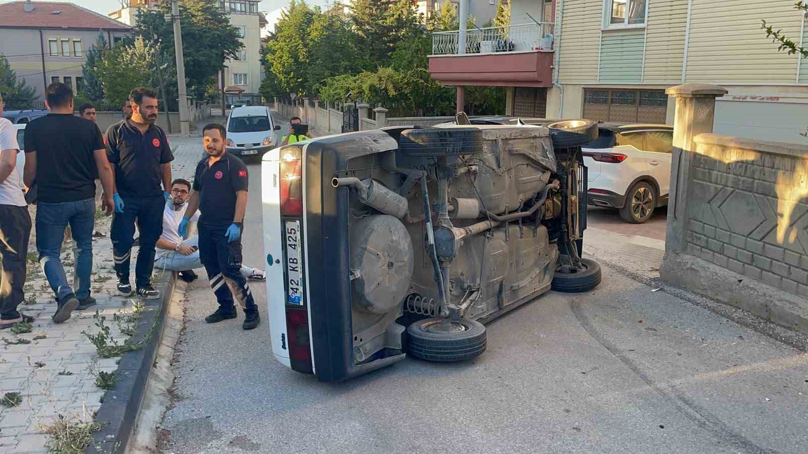 Karaman’da kaldırıma çarpan otomobil yan yattı: Kazada sürücünün burnu bile kanamadı