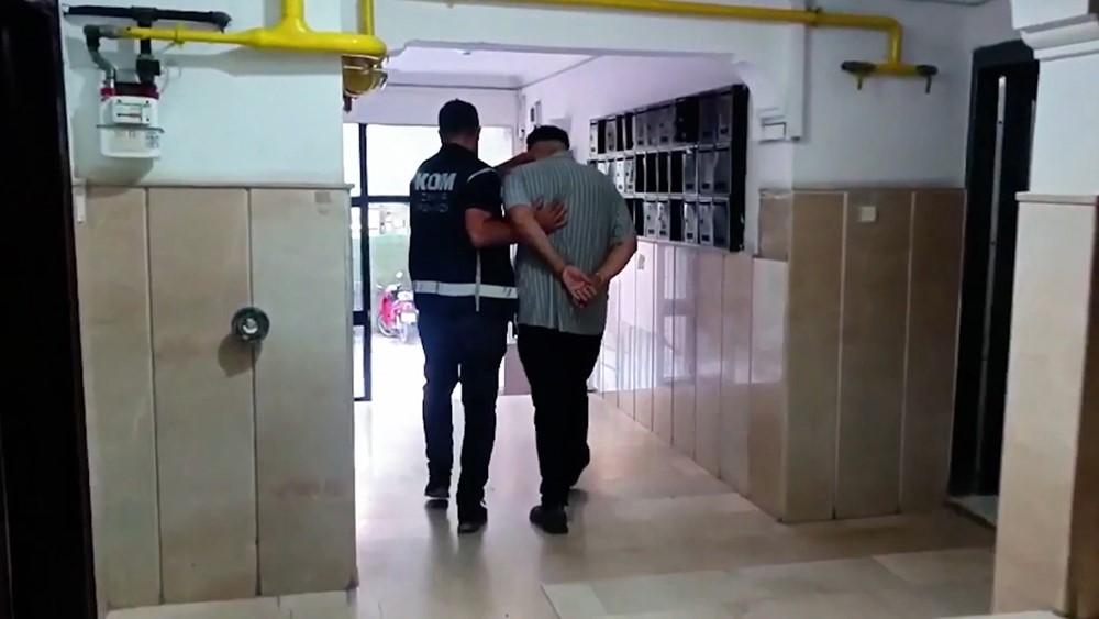 52 ilde sosyal medya üzerinden tetikçi ve suç örgütlerini övücü paylaşımlar yapan 216 şüpheli yakalandı