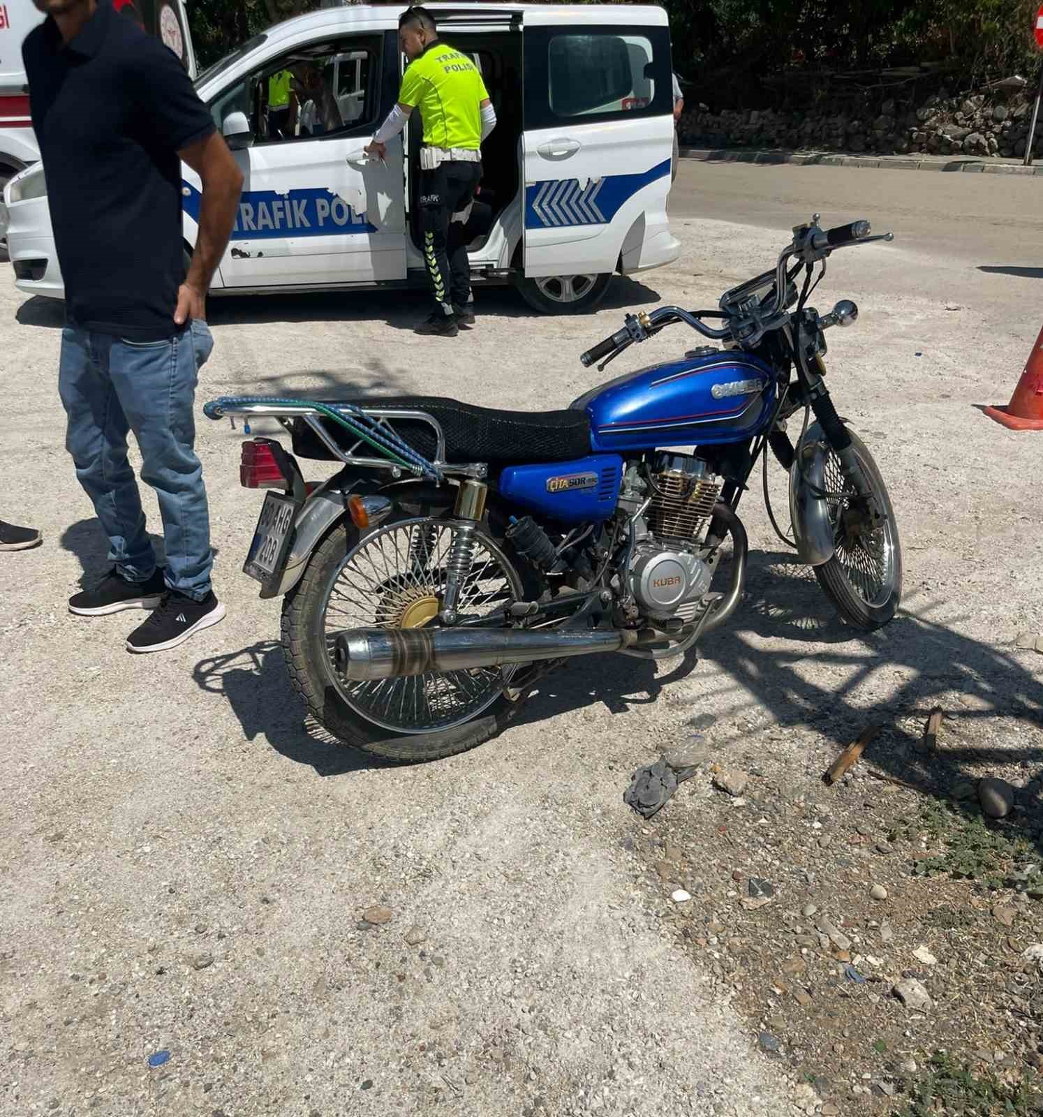 Osmaniye’de motosiklet ile otomobil çarpıştı: 1 yaralı