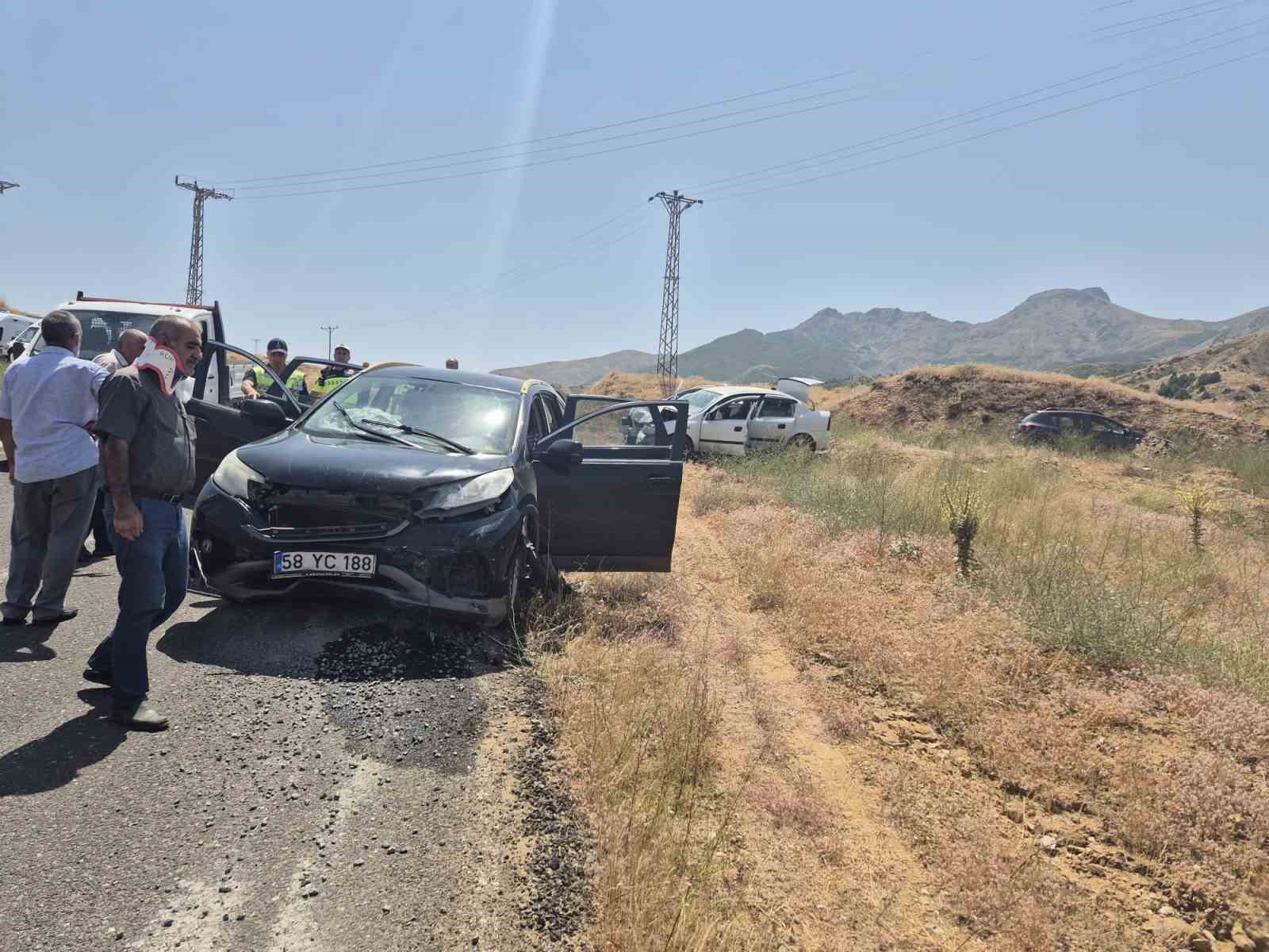 Bingöl’de trafik kazası: 8 yaralı