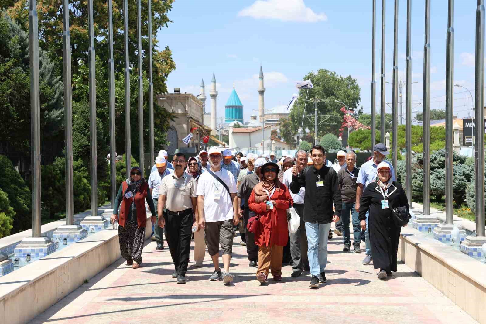 Konya Büyükşehir’in emeklilere "Hatırdan Hatıraya Kültür Turları" sürüyor