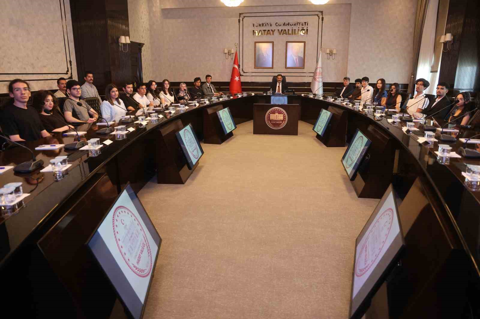 Depremin izlerinin silindiği Hatay’da 8 öğrenci LGS’de birinci oldu, 25 öğrenci YKS’de ilk binde yer aldı