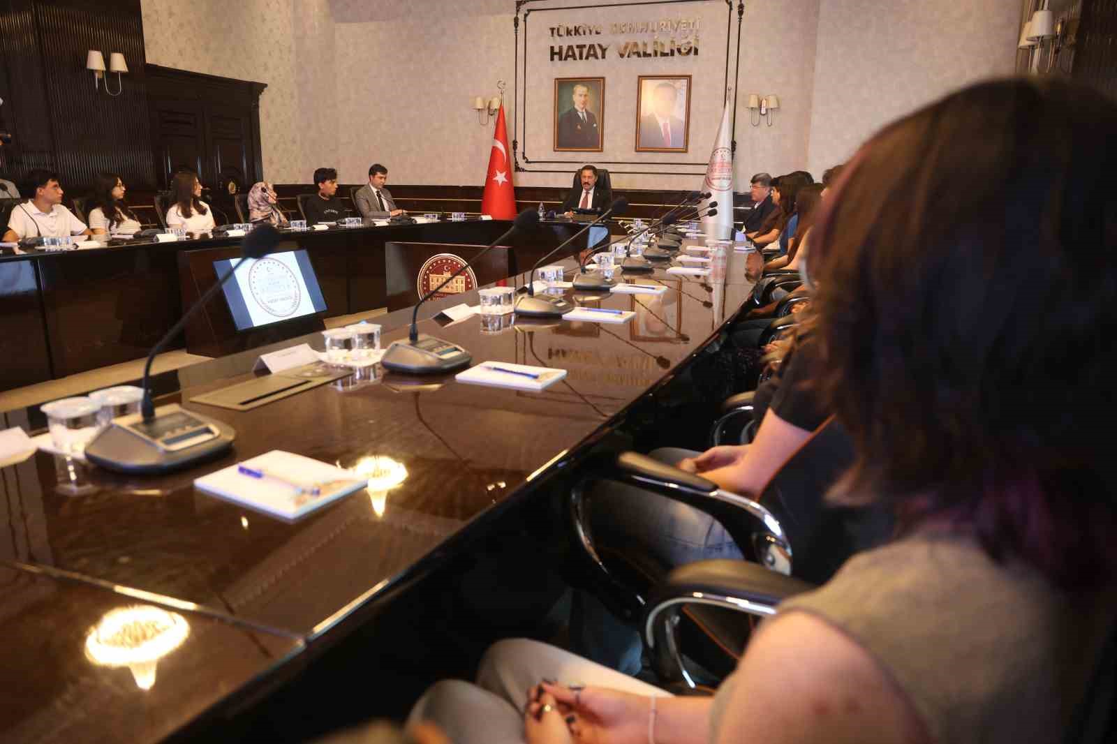 Depremin izlerinin silindiği Hatay’da 8 öğrenci LGS’de birinci oldu, 25 öğrenci YKS’de ilk binde yer aldı