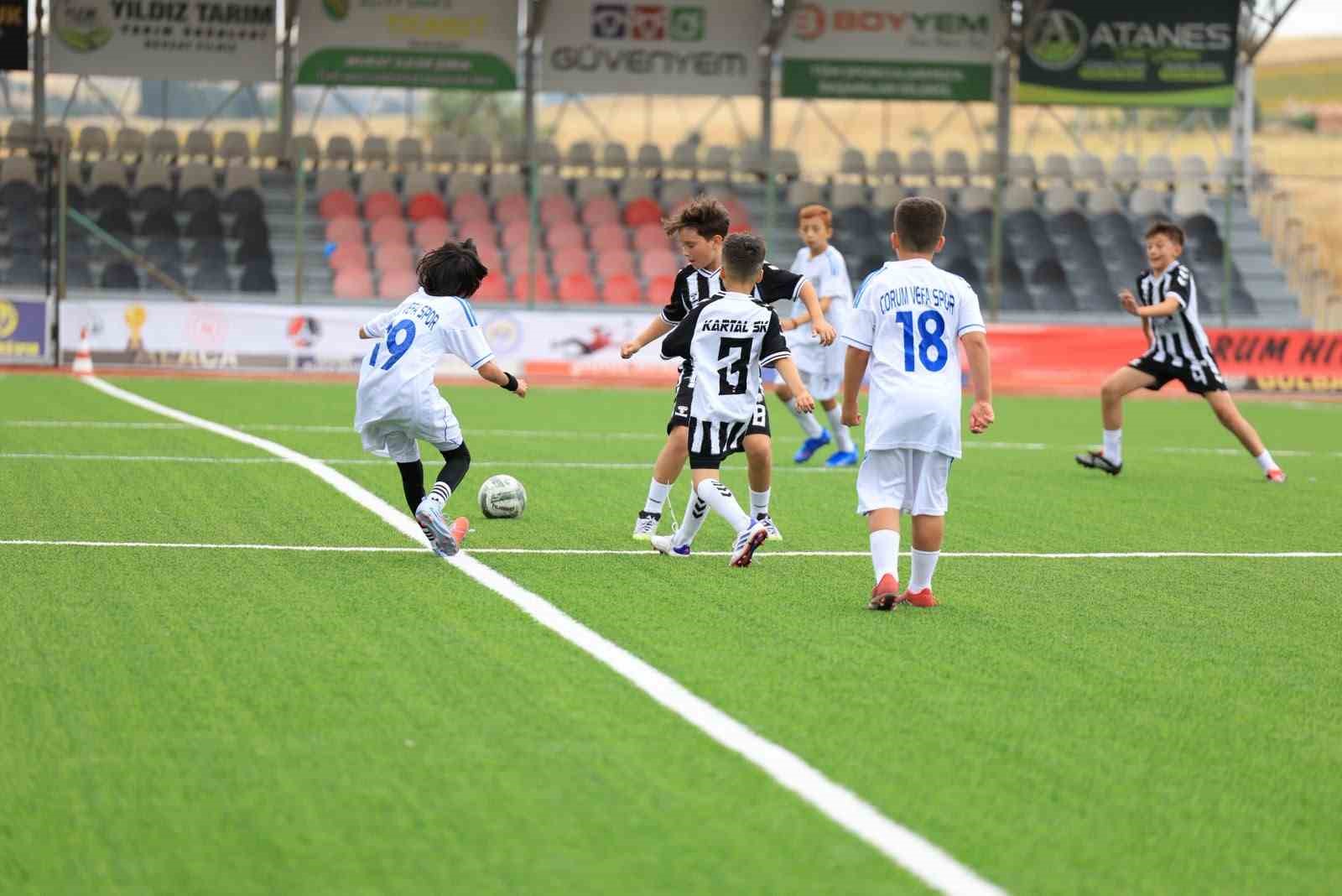 Çorum’da futbol şöleni: 400 sporcunun katıldığı Hitit Cup başladı