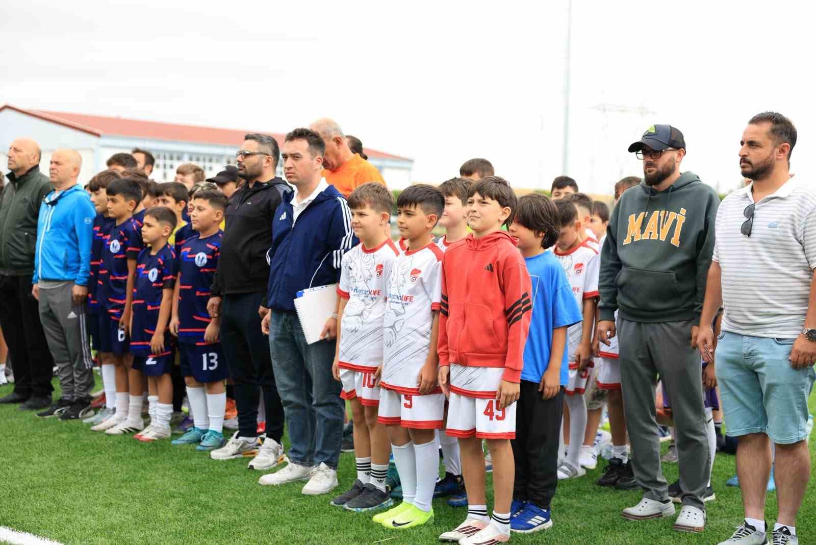 Çorum’da futbol şöleni: 400 sporcunun katıldığı Hitit Cup başladı