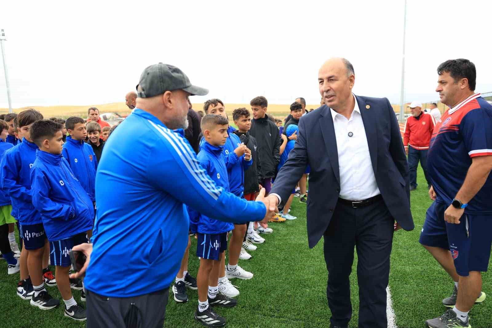 Çorum’da futbol şöleni: 400 sporcunun katıldığı Hitit Cup başladı