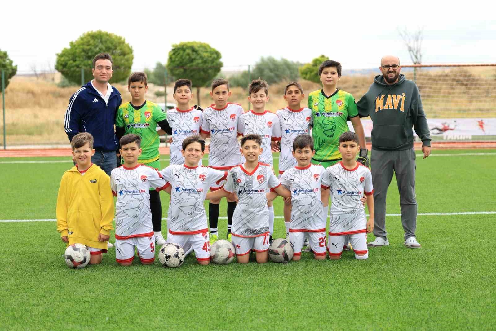 Çorum’da futbol şöleni: 400 sporcunun katıldığı Hitit Cup başladı