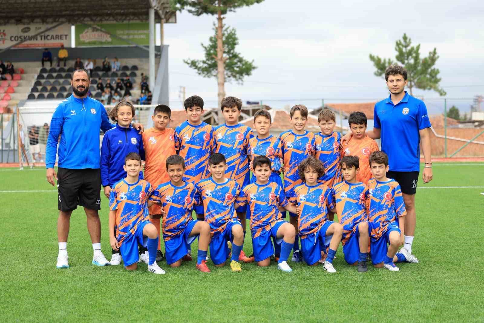Çorum’da futbol şöleni: 400 sporcunun katıldığı Hitit Cup başladı
