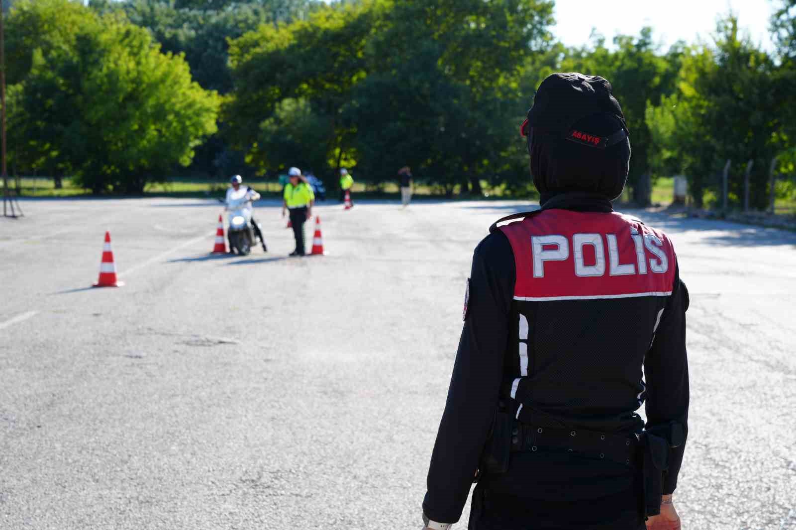 Edirne’de motosiklet sürücülerine ceza yerine güvenli sürüş eğitimi