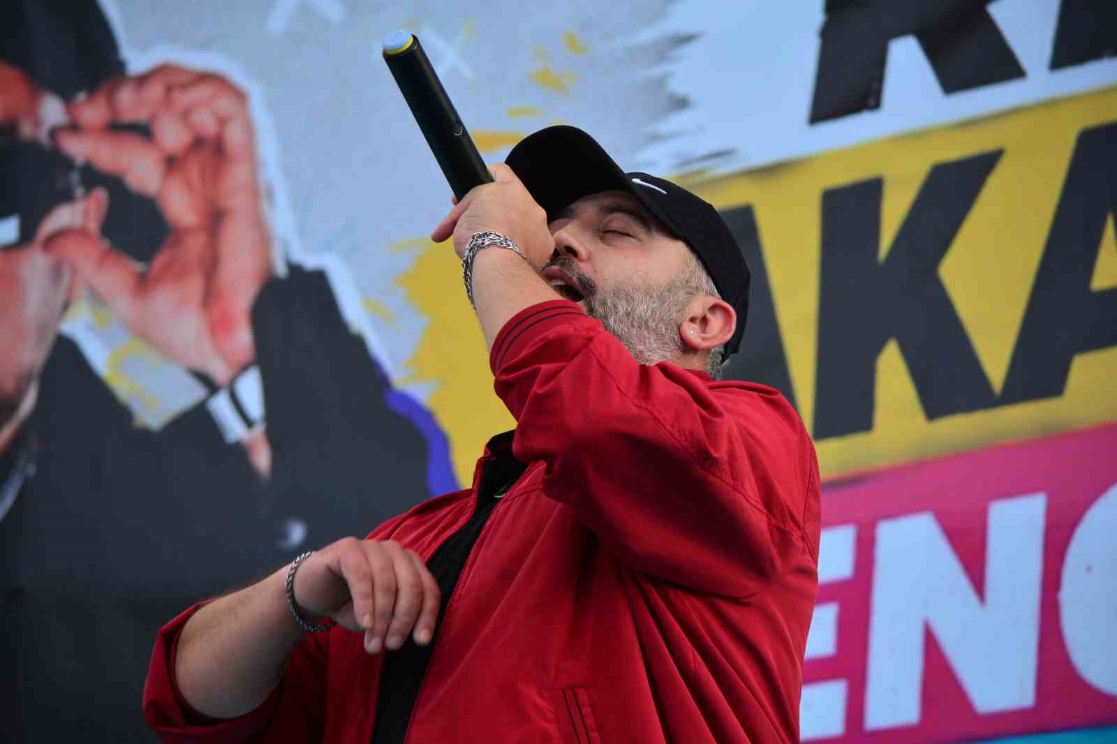 Çorum’da rap konserinde özel bireyler doyasıya eğlendi
